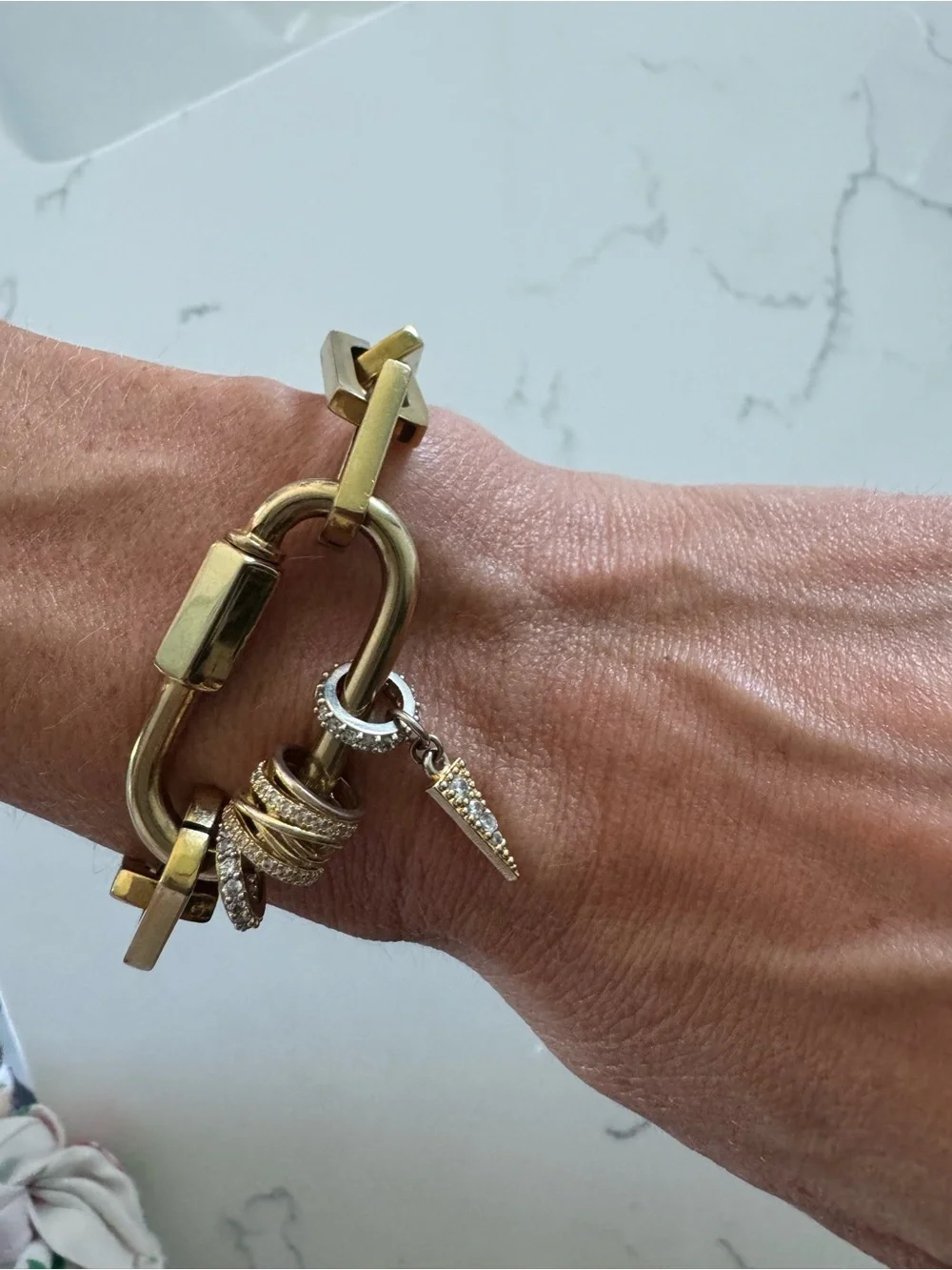 Gold Link Padlock Carabiner Bracelet by Artizan Joyería - Picture 6 of 9